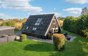 Beautiful Home In Glesborg With Kitchen, Glesborg